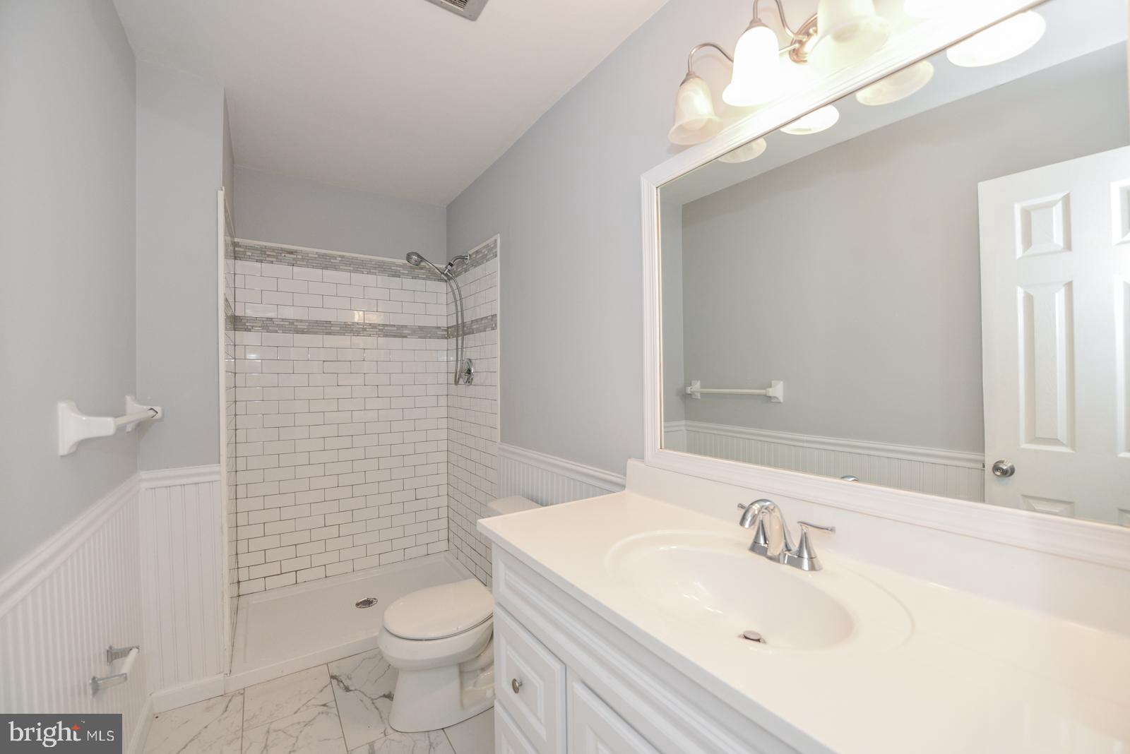 200 Campbell Circle, Unit E7 Downingtown, PA 19335 - Photo 16 of 28 Fully Renovated Main Bath