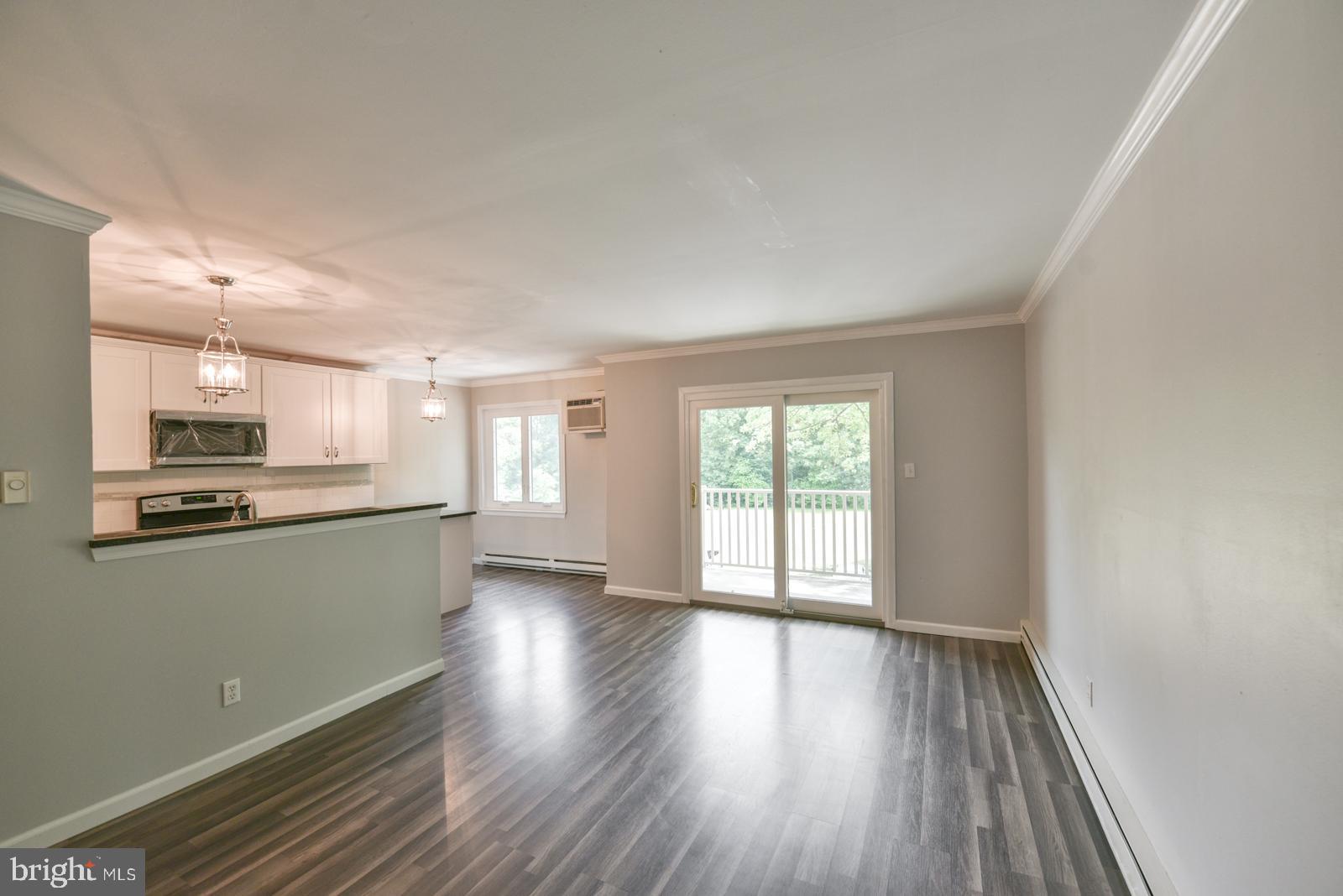 200 Campbell Circle, Unit E7 Downingtown, PA 19335 - Photo 6 of 28 Living Room