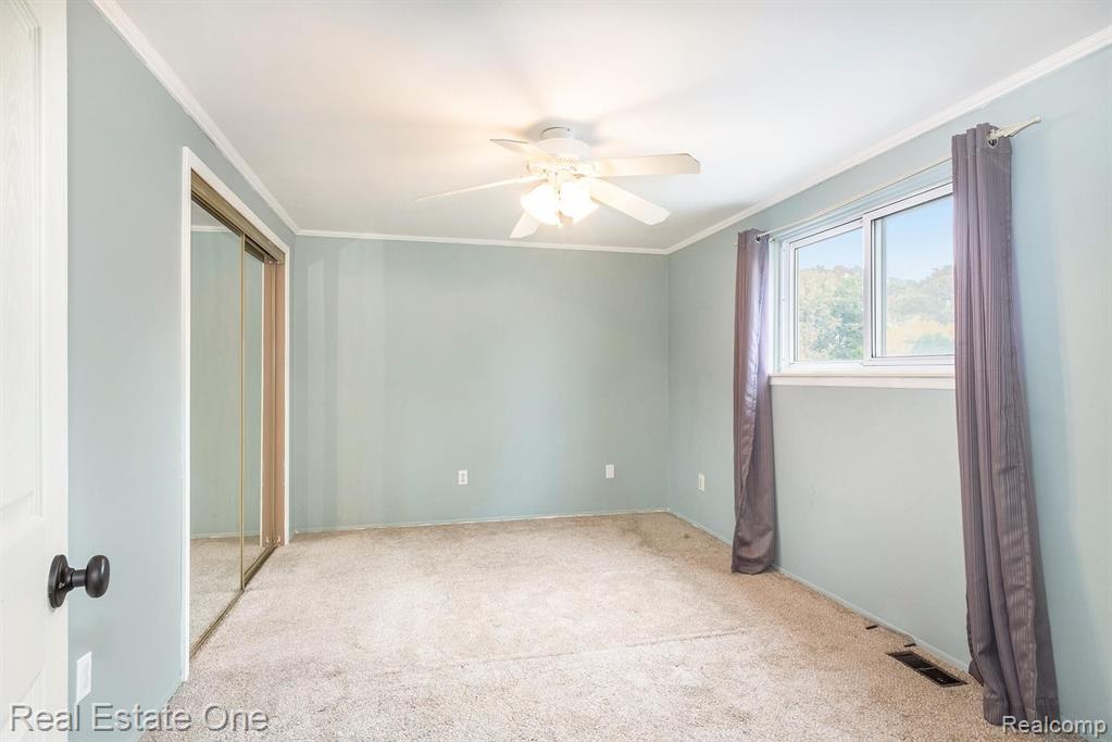 501 Meadowlake Road Canton, MI 48188 - Photo 16 of 36