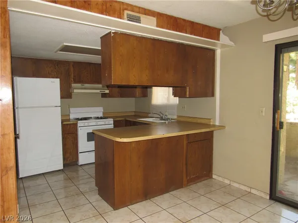 $1,465 | 120 Bel Port Drive, Unit 121, Las Vegas, NV 89110