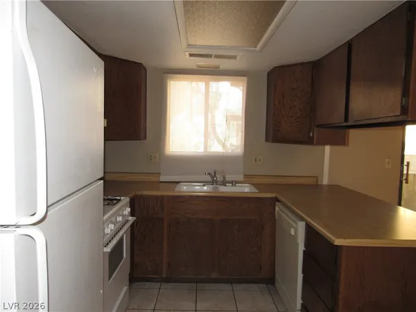 $1,465 | 120 Bel Port Drive, Unit 121, Las Vegas, NV 89110