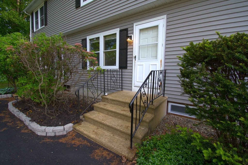 270 Sunderland Road, Unit 24 Worcester, MA 01604 - Photo 3 of 27