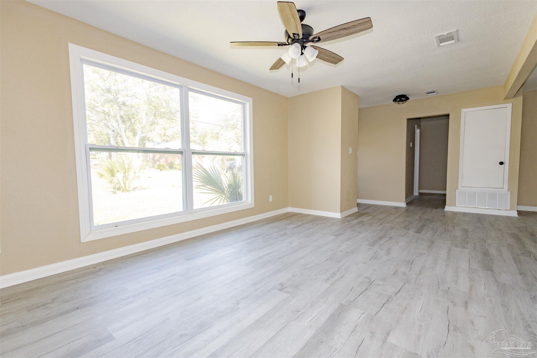 6895 Oakcliff Road Pensacola, FL 32526 - Photo 3 of 23 Gallery Image 3