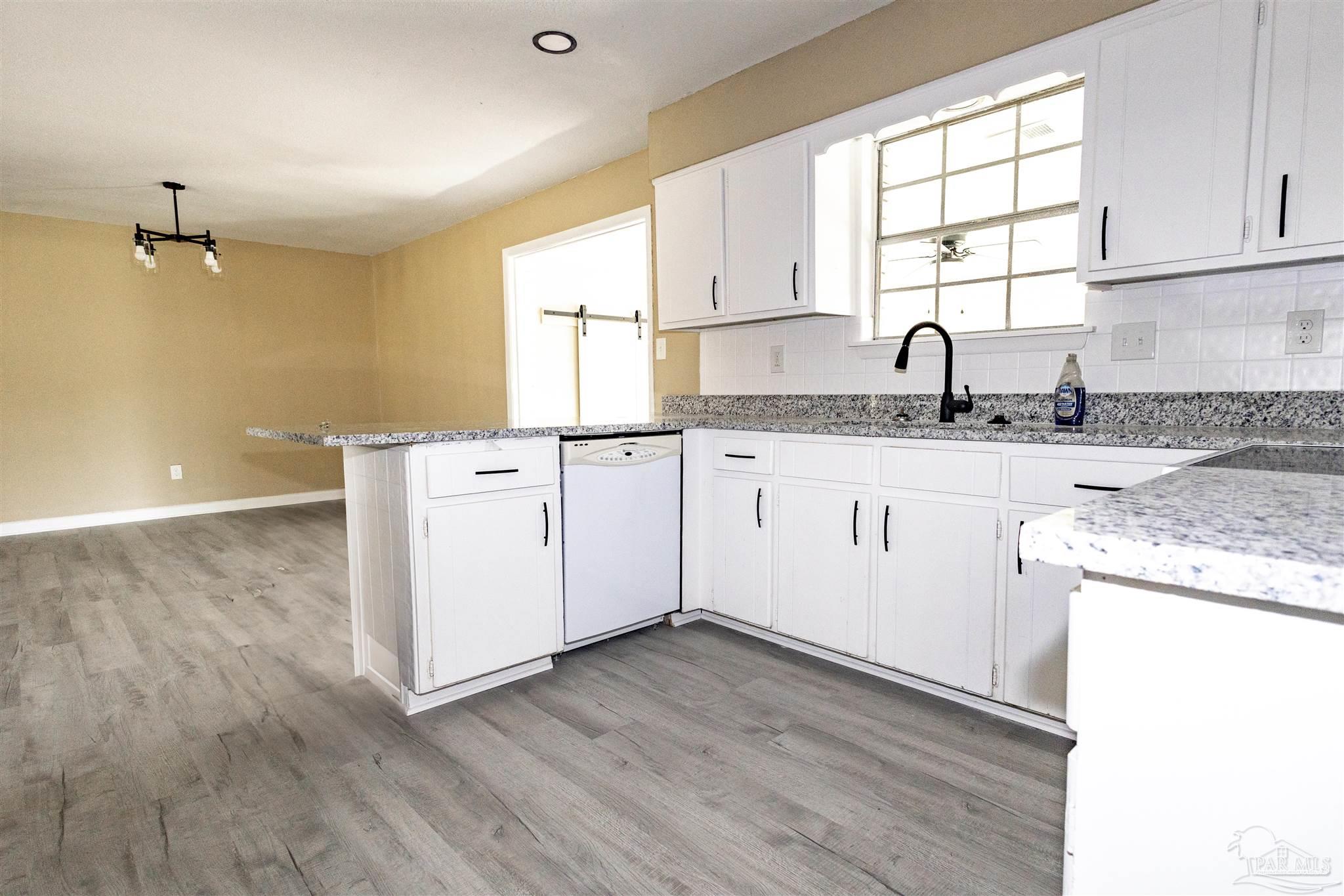 6895 Oakcliff Road Pensacola, FL 32526 - Photo 8 of 23 Gallery Image 8