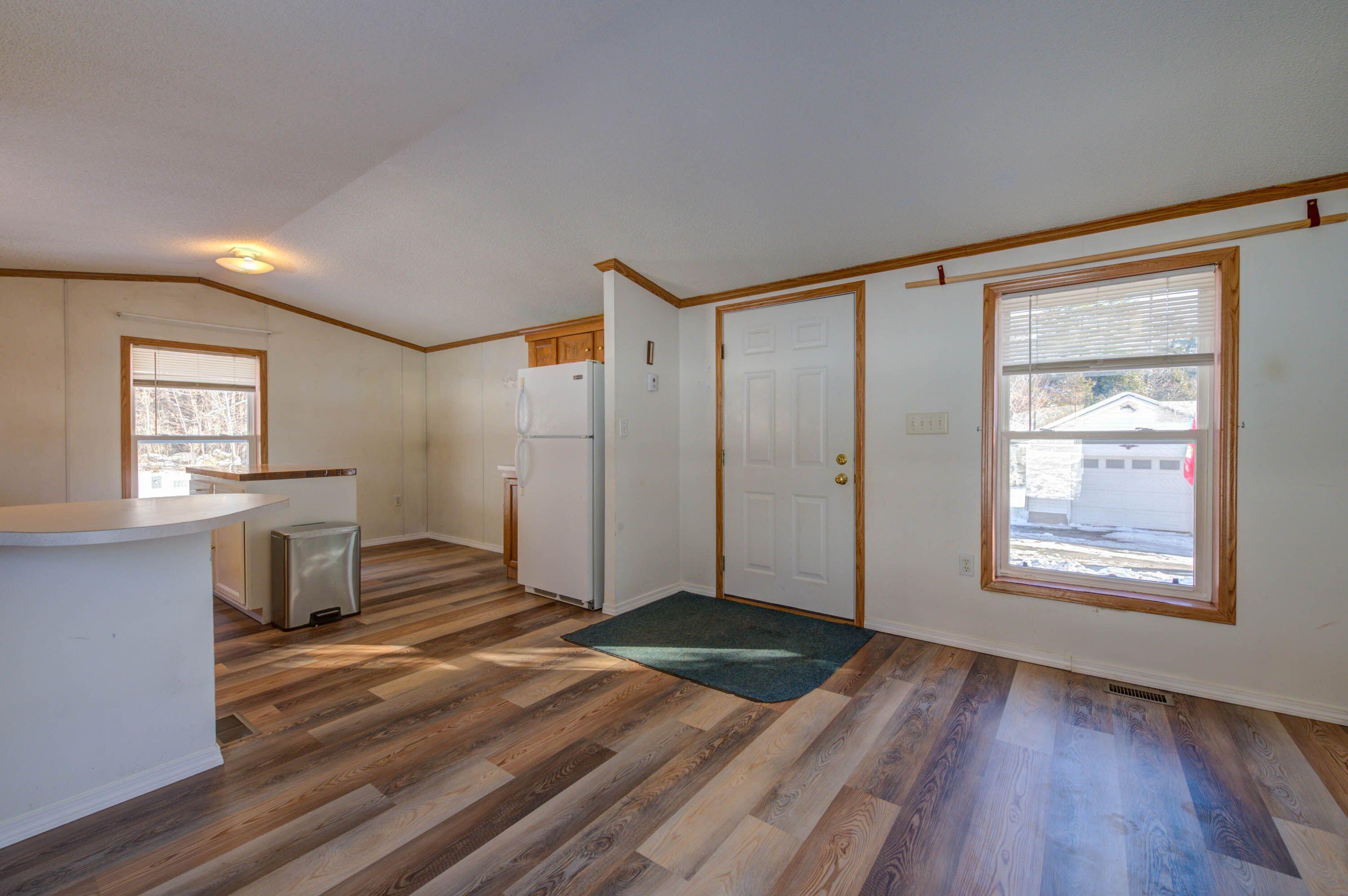 6 Williams Lane Raymond, ME 04071 - Photo 5 of 37 IMG_9312