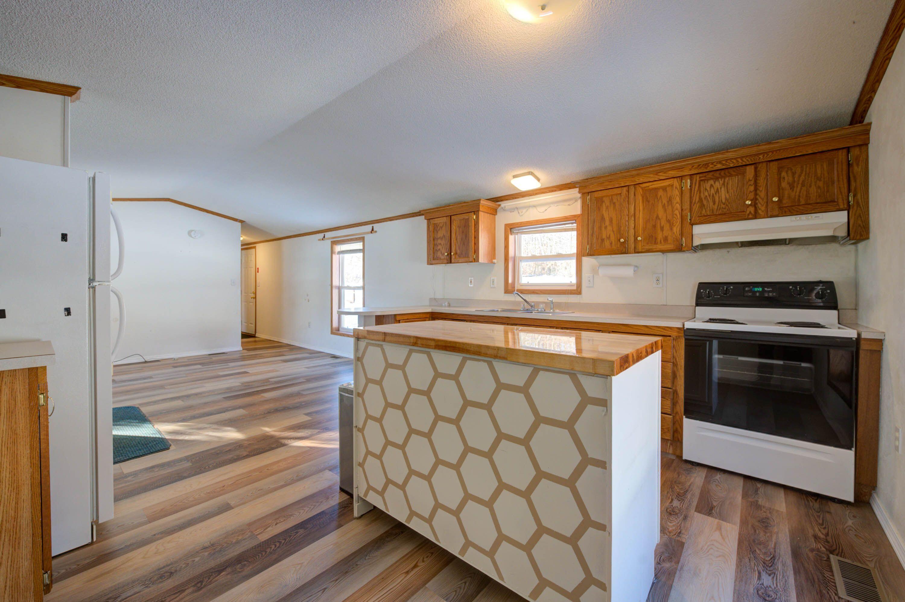 6 Williams Lane Raymond, ME 04071 - Photo 8 of 37 IMG_9315