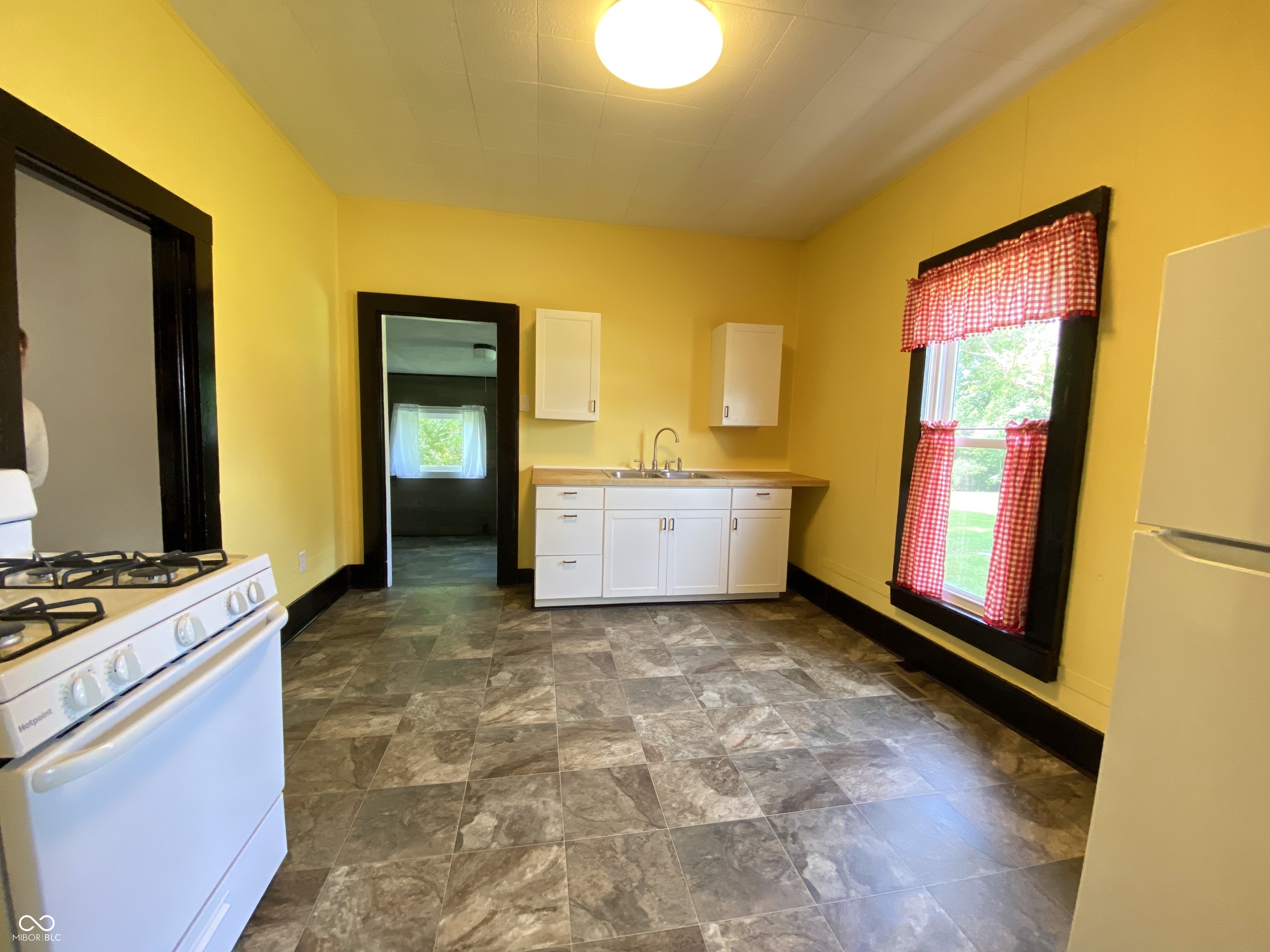 122 17th Street Bedford, IN 47421 - Photo 14 of 30