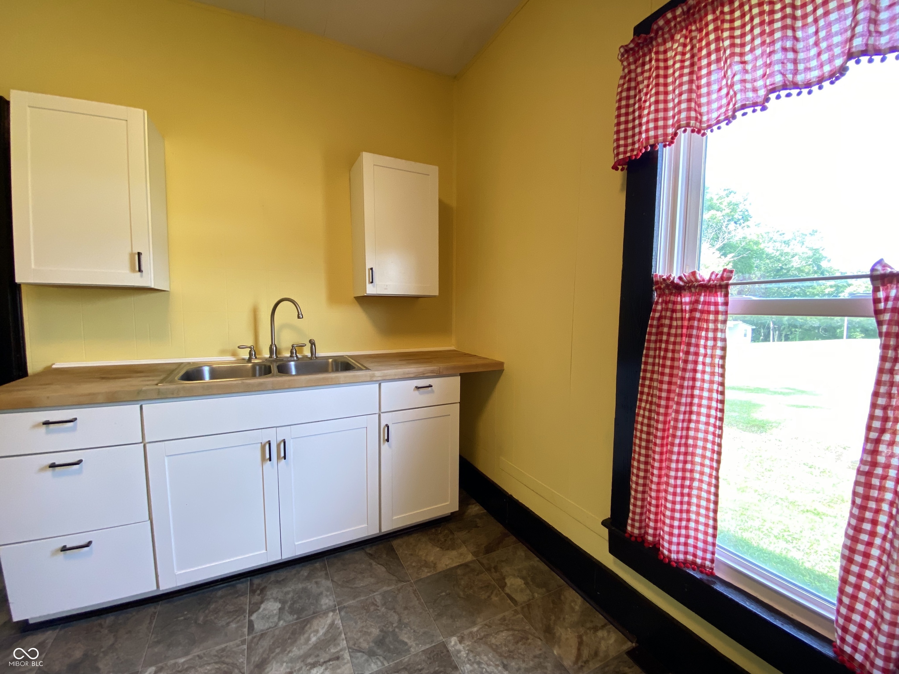 122 17th Street Bedford, IN 47421 - Photo 15 of 30