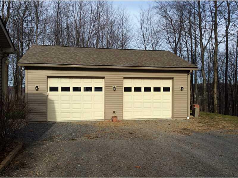 107 Rustic Wood Road Parker, PA 16049 - Photo 10 of 11 Parking Lot/Garage.