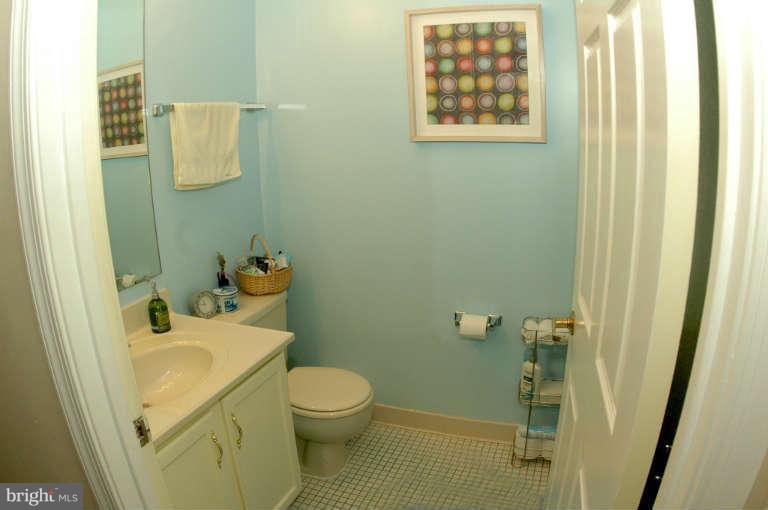 924 Riversedge Circle Annapolis, MD 21401 - Photo 19 of 22 Bath