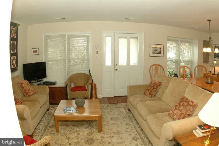 924 Riversedge Circle Annapolis, MD 21401 - Photo 9 of 22 Family Room