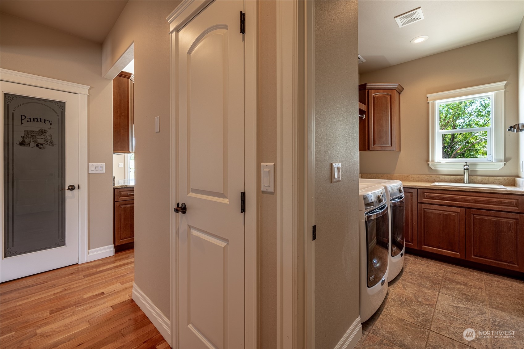 4135 Crestview Road Wenatchee, WA 98801 - Photo 9 of 39 Gallery Image 9