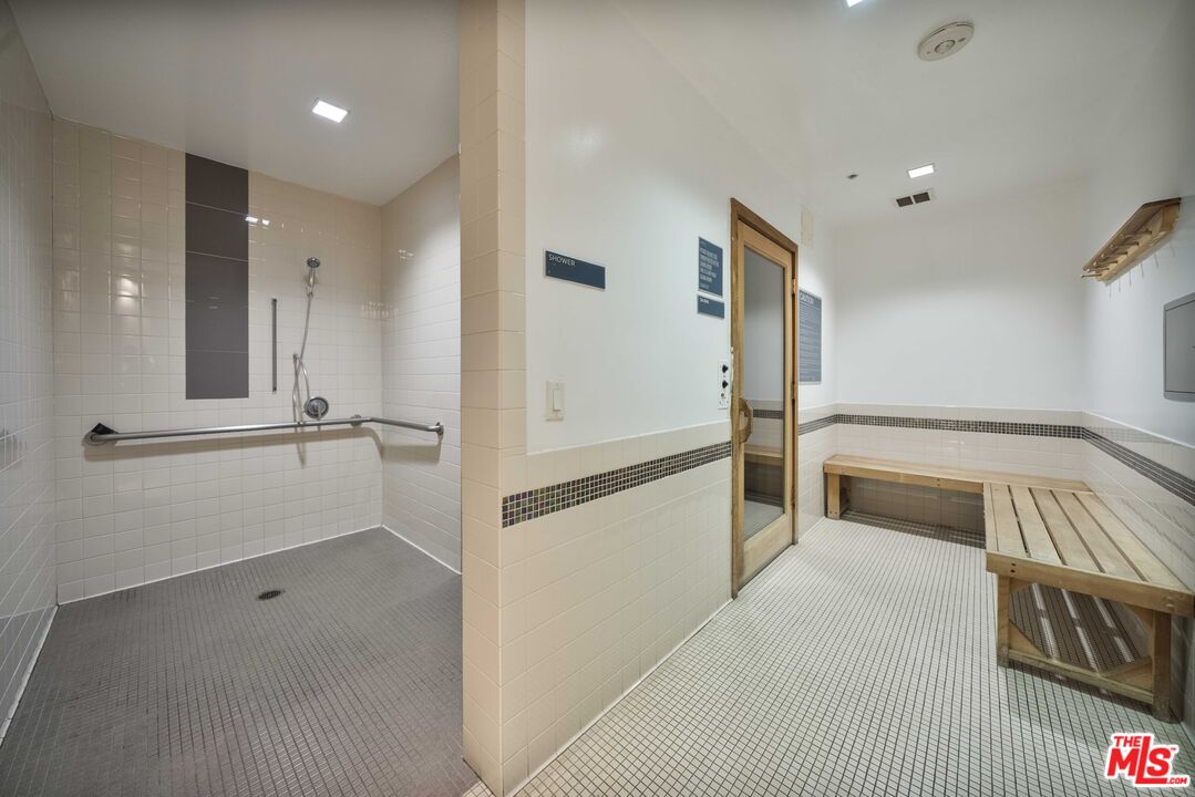 1234 Wilshire Boulevard, Unit 517 Los Angeles, CA 90017 - Photo 12 of 17