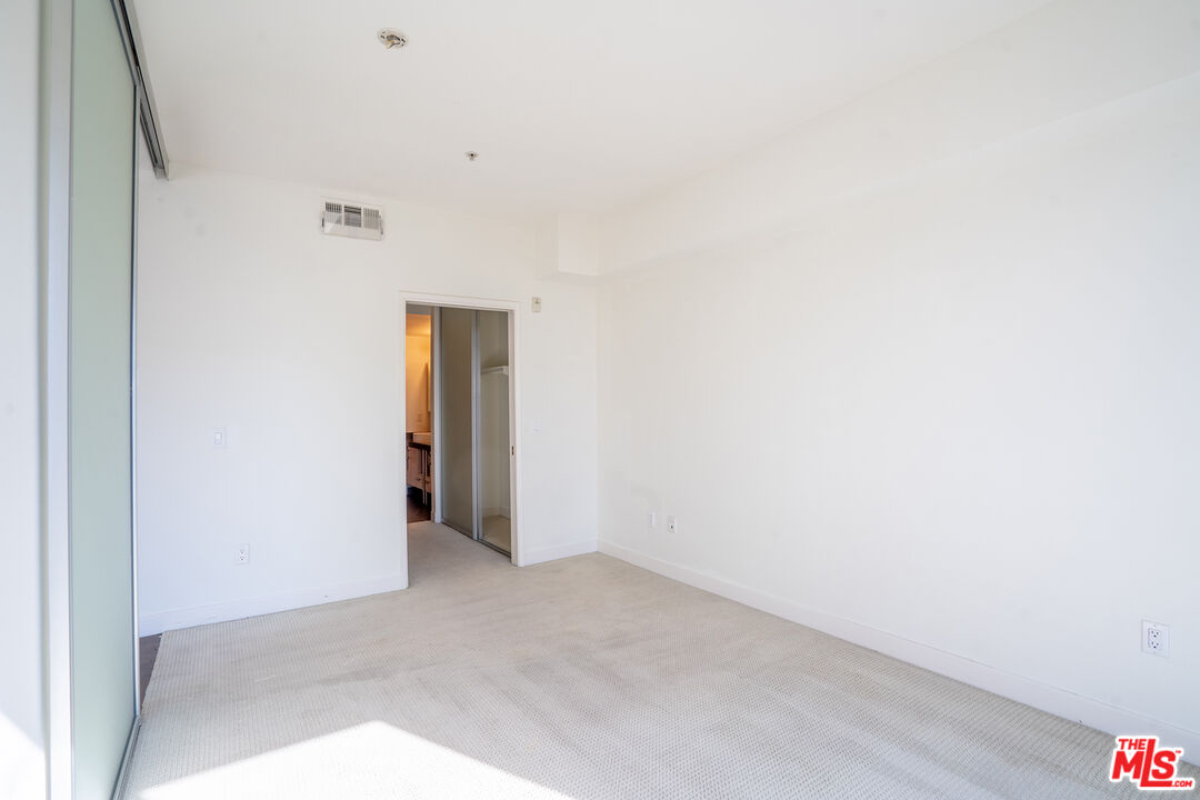 1234 Wilshire Boulevard, Unit 517 Los Angeles, CA 90017 - Photo 10 of 17 a view of an empty room
