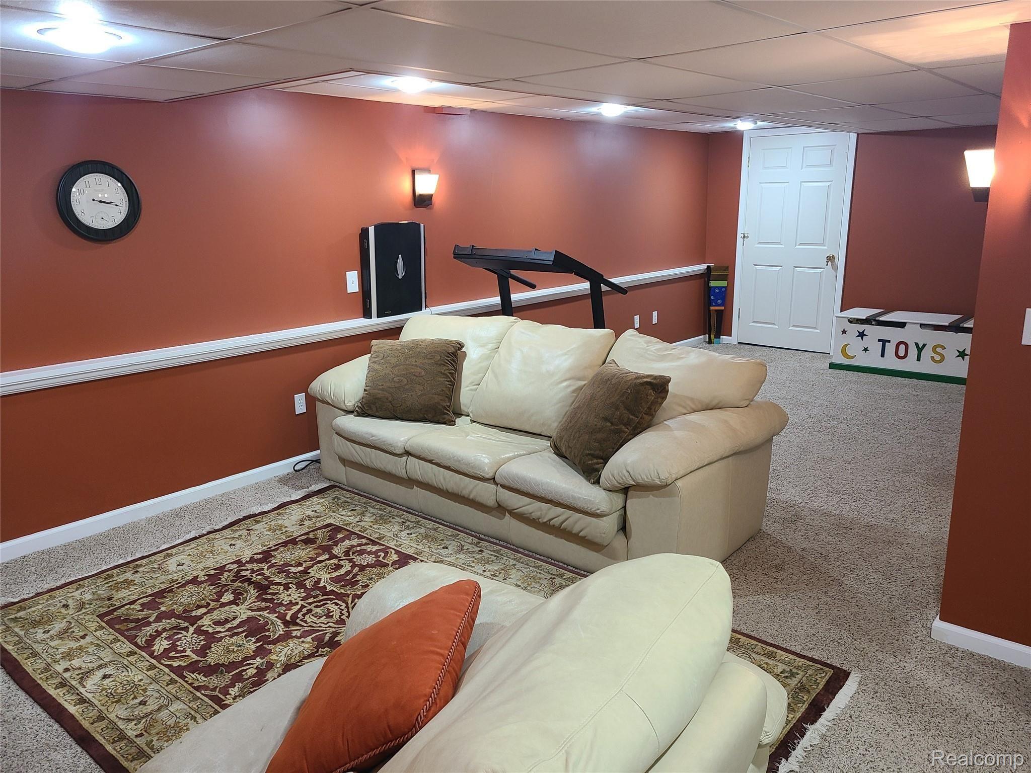 962 Ridgeview Circle Lake Orion, MI 48362 - Photo 25 of 30 20210430_151621.jpg