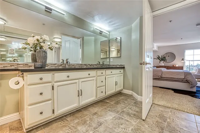 $499,000 | 4755 Templeton Street, Unit 2117, Los Angeles, CA 90032