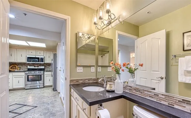 $499,000 | 4755 Templeton Street, Unit 2117, Los Angeles, CA 90032