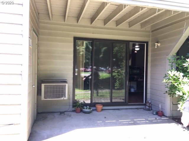 6745 Southwest Scholls Ferry Road, Unit 11 Beaverton, OR 97008 - Photo 3 of 17 Gallery Image 3