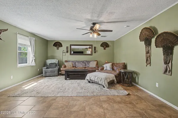 $445,000 | 2125 Swinnea Road, Nesbit, MS 38651