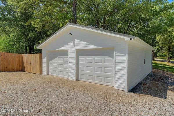 $445,000 | 2125 Swinnea Road, Nesbit, MS 38651