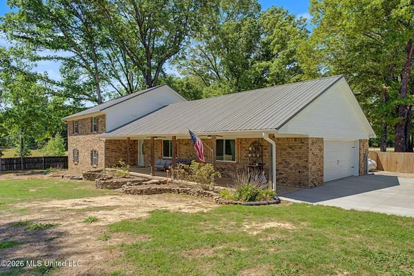 $445,000 | 2125 Swinnea Road, Nesbit, MS 38651