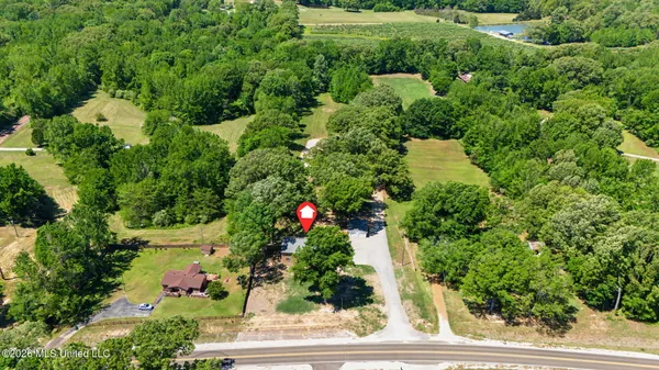 $445,000 | 2125 Swinnea Road, Nesbit, MS 38651