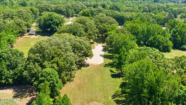 $445,000 | 2125 Swinnea Road, Nesbit, MS 38651