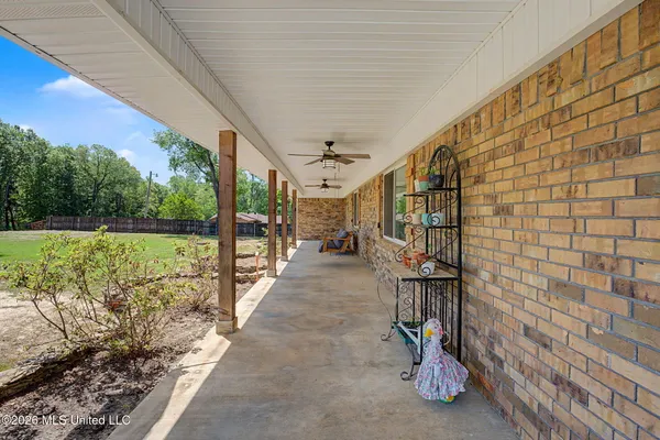 $445,000 | 2125 Swinnea Road, Nesbit, MS 38651