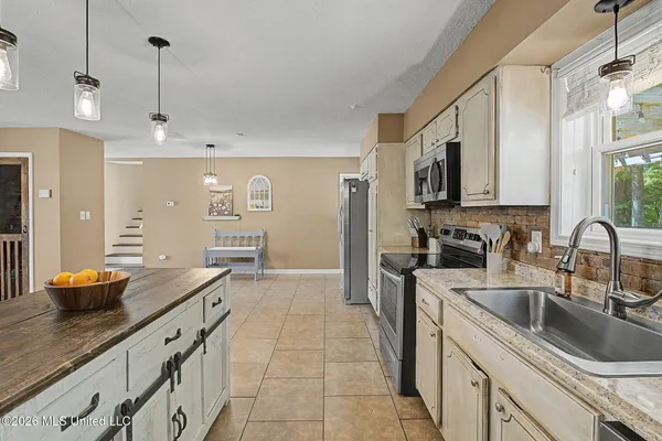 $445,000 | 2125 Swinnea Road, Nesbit, MS 38651