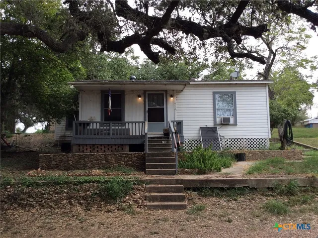 $125,000 | 914 MacArthur Street, Cuero, TX 77954
