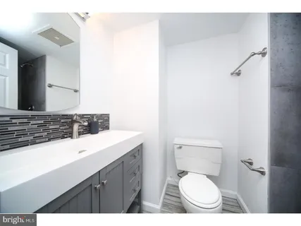 $2,300 | 666 West Germantown Pike, Unit 1620, Plymouth Meeting, PA 19462