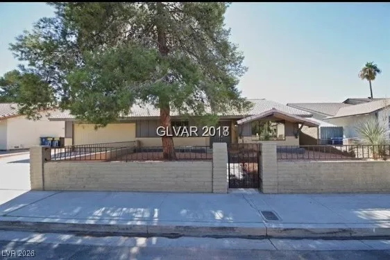 $2,500 | 3135 East Rochelle Avenue, Las Vegas, NV 89121