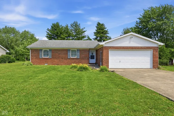 $279,000 | 512 South Poplar Street, Greensburg, IN 47240