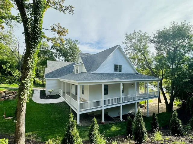 $2,695,000 | 5598 West Shore Drive, La Grange, WI 53121