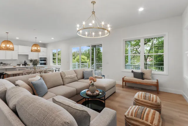 $2,695,000 | 5598 West Shore Drive, La Grange, WI 53121