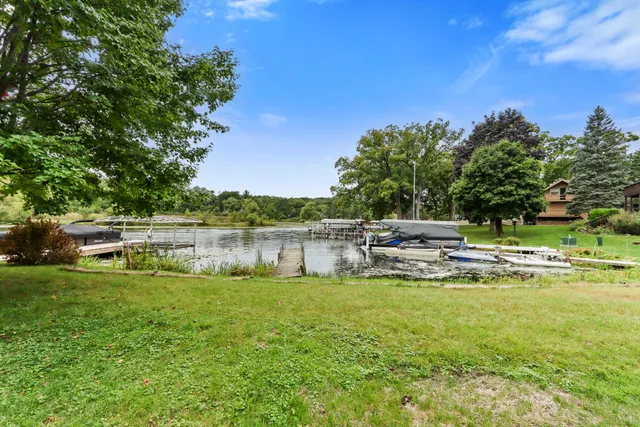 $2,695,000 | 5598 West Shore Drive, La Grange, WI 53121
