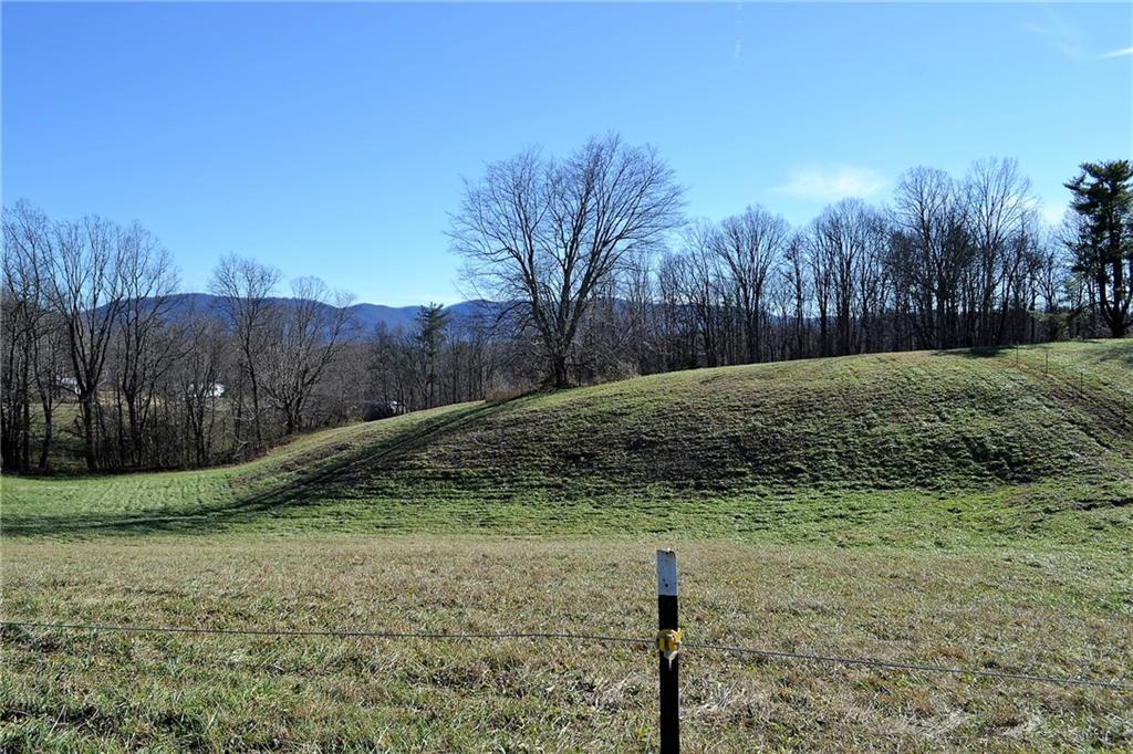 1905 Jamestown Road Morganton, NC 28655 - Photo 4 of 21 Gallery Image 4