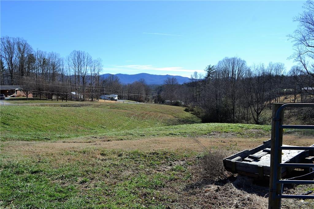 1905 Jamestown Road Morganton, NC 28655 - Photo 6 of 21 Gallery Image 6