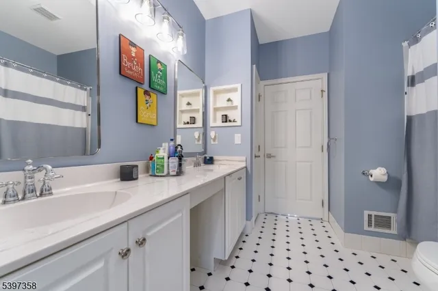 $1,325,000 | 16 Perry Road, Annandale, NJ 08801