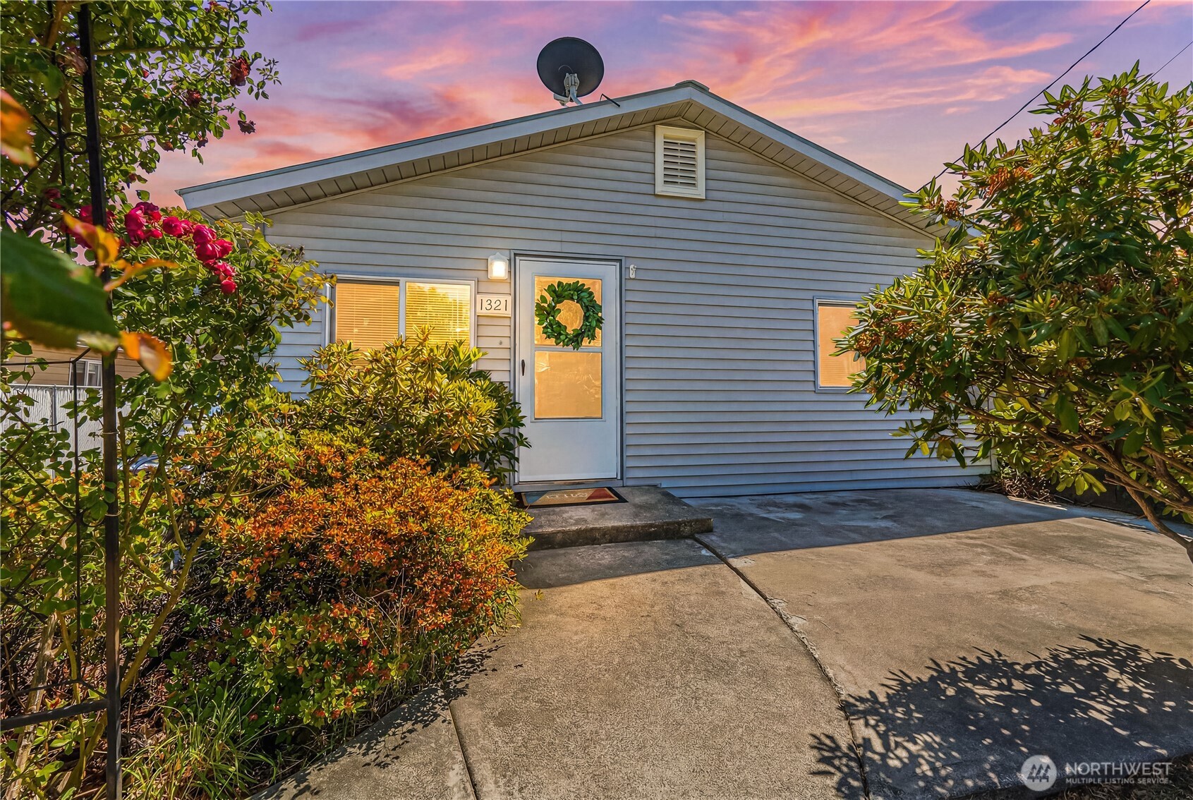 1321 9th Street Wenatchee, WA 98801 - Photo 1 of 24