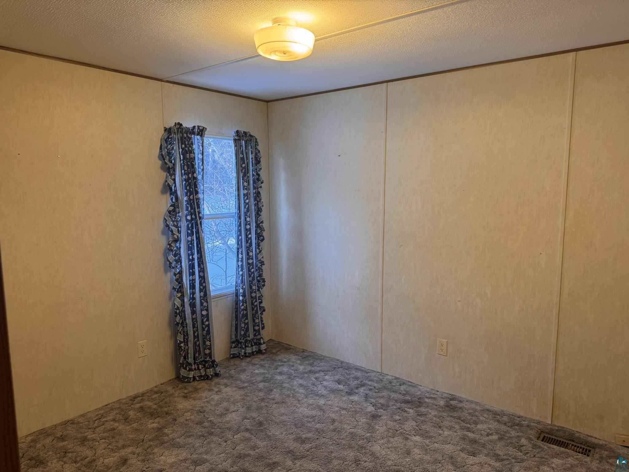 5257 Greenwood Road Duluth, MN 55804 - Photo 11 of 17 Gallery Image 11