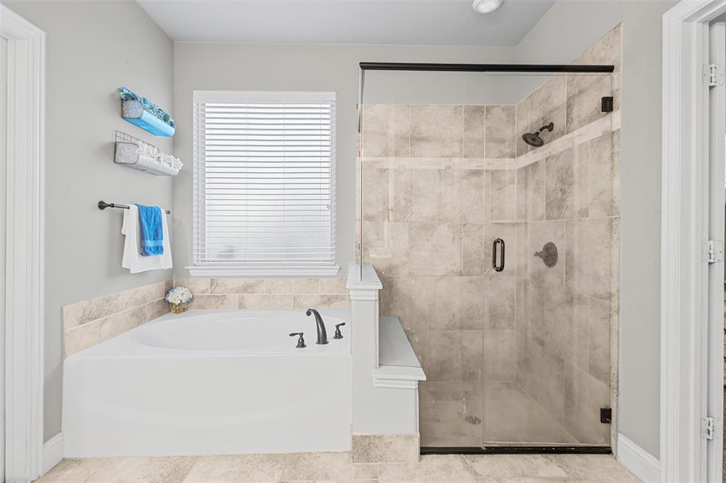 1174 Spring Cress Burleson, TX 76028 - Photo 21 of 37 Large soaking tub and separate shower