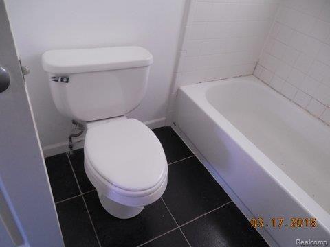 8850 Sashabaw Road Clarkston, MI 48348 - Photo 7 of 14 DSCN1791.jpg