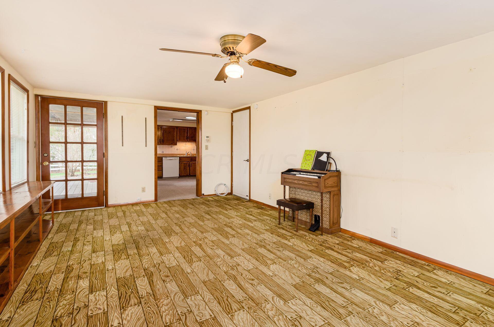8010 South Old State Road Lewis Center, OH 43035 - Photo 14 of 37 Sunroom/Family Room