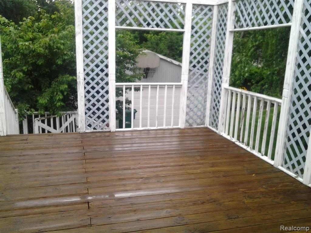 718 Cardinal Court Howell, MI 48843 - Photo 2 of 9 Deck