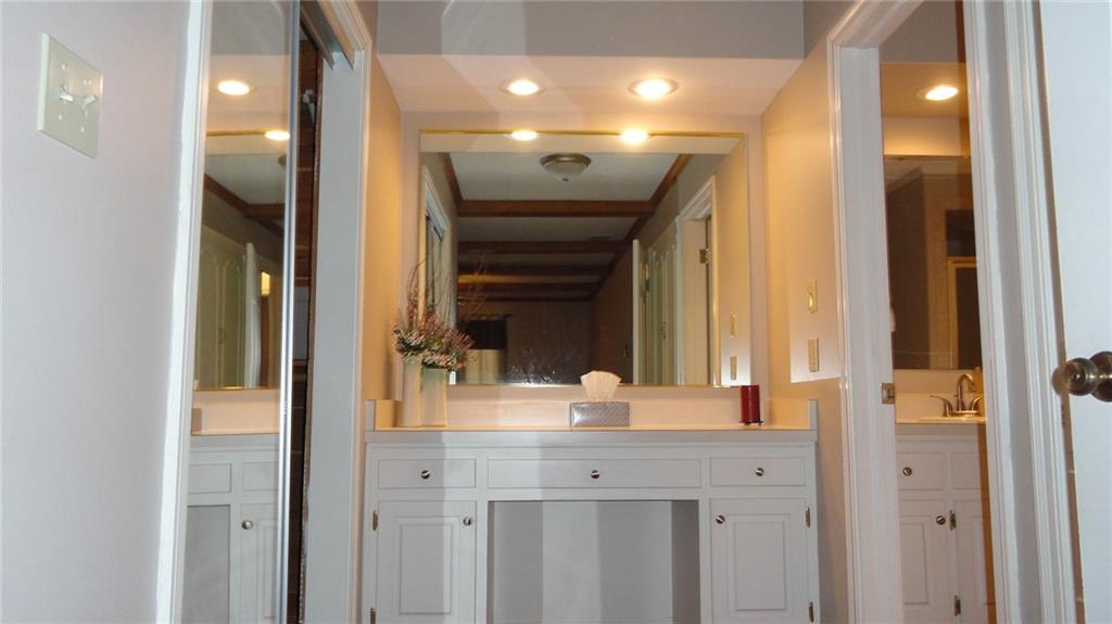 7657 Dean Road Indianapolis, IN 46240 - Photo 20 of 26 Gallery Image 20