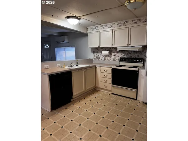 $46,000 | 1400 Candlelight Drive, Unit 162, Eugene, OR 97402