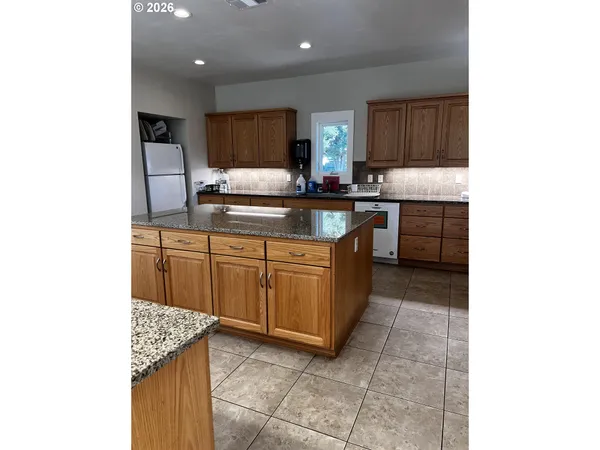 $46,000 | 1400 Candlelight Drive, Unit 162, Eugene, OR 97402