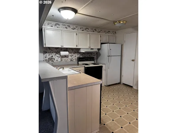 $46,000 | 1400 Candlelight Drive, Unit 162, Eugene, OR 97402