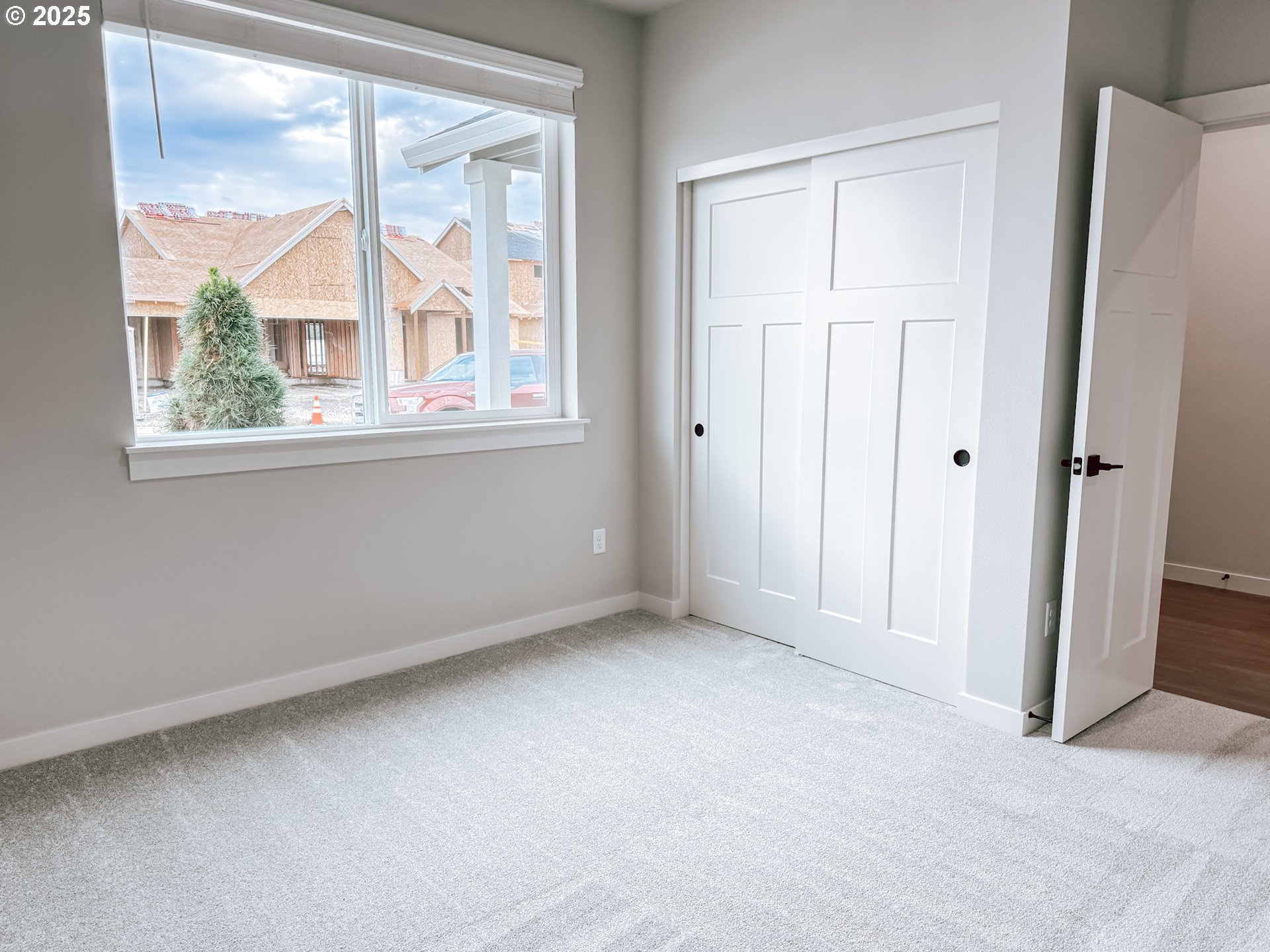 2509 South 4th Way Ridgefield, WA 98642 - Photo 6 of 45 an empty room with a window